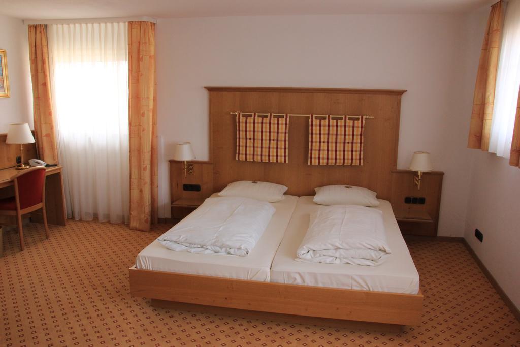 Hotel Am Schloss Darmstaedter Hof Bad Homburg vor der Höhe Rum bild